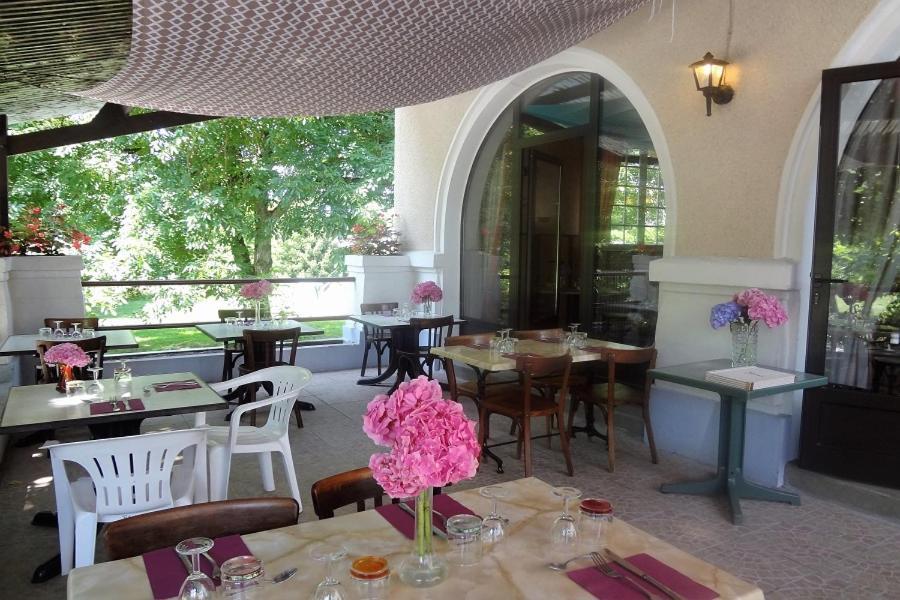 Hotel Du Pont Et Restaurant A Grolejac Groléjac Exterior foto